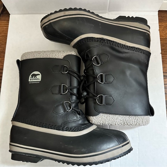 Sorel Winter Carnival Boots - Picture 2 of 8